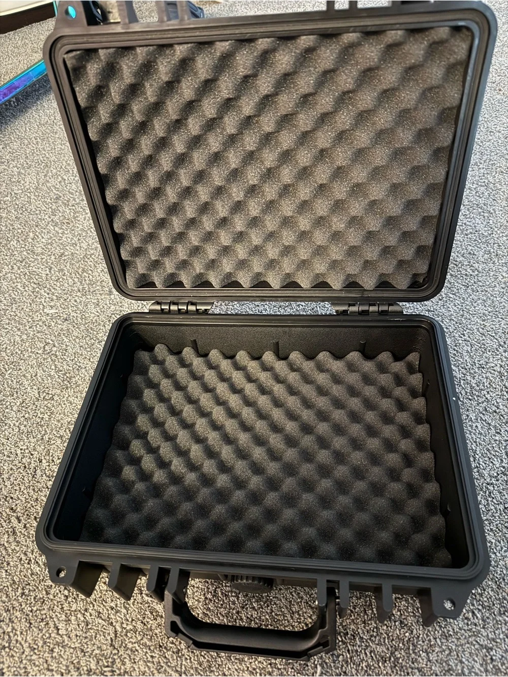 Hard Shell Protective waterproof and shockproof Case in Black